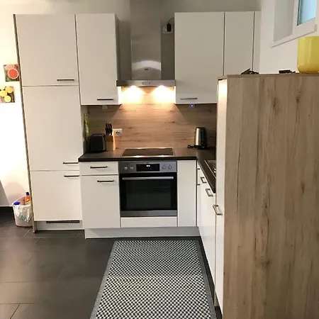 Schoene Neubauwohnung Mit Garten *