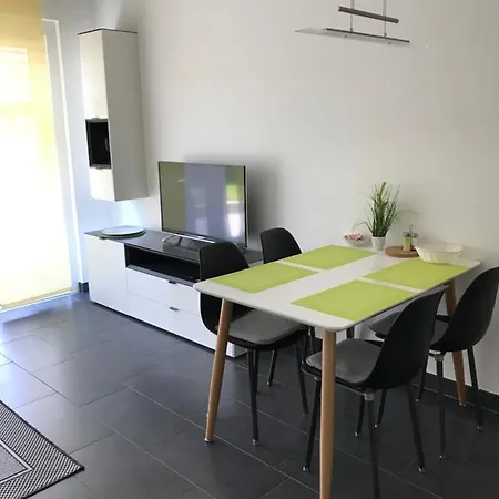 Schoene Neubauwohnung Mit Garten Meran