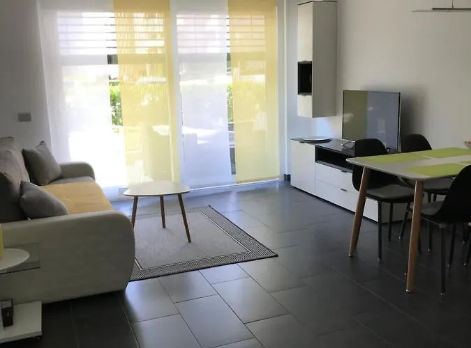 Apartment Schoene Neubauwohnung Mit Garten *