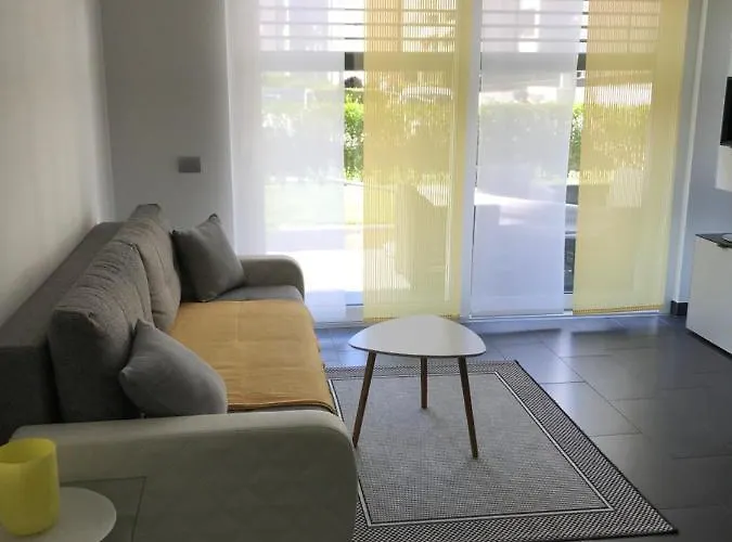 Schoene Neubauwohnung Mit Garten Apartment *