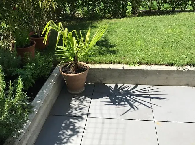 Schoene Neubauwohnung Mit Garten Apartment *