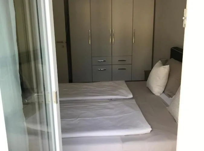 Apartment Schoene Neubauwohnung Mit Garten *